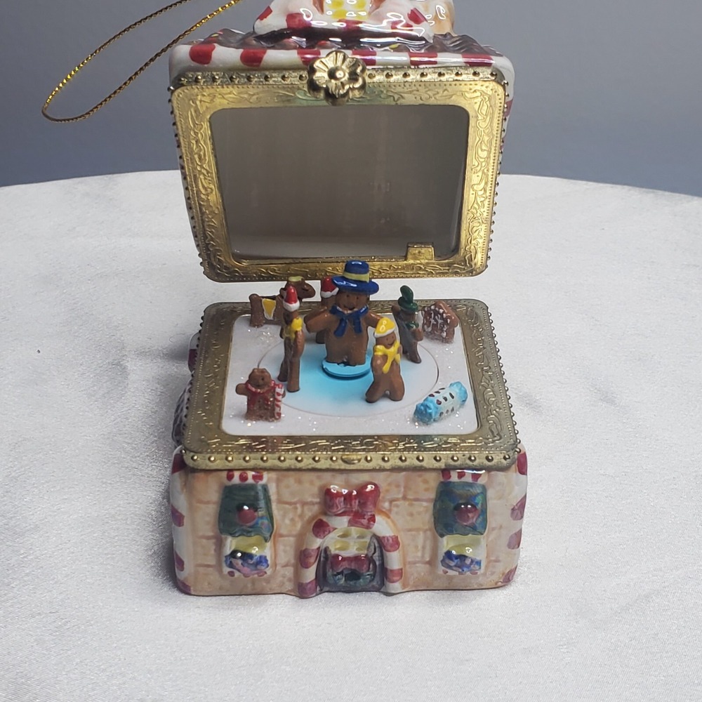 Mr Christmas Ceramic Animated Music Box‎ Ornament Gingerbread House Wind Up